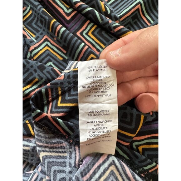 LuLaRoe T Shirt‎ Size Small High Low Short Sleeve Geometric Stretch Teacher - Picture 7 of 8